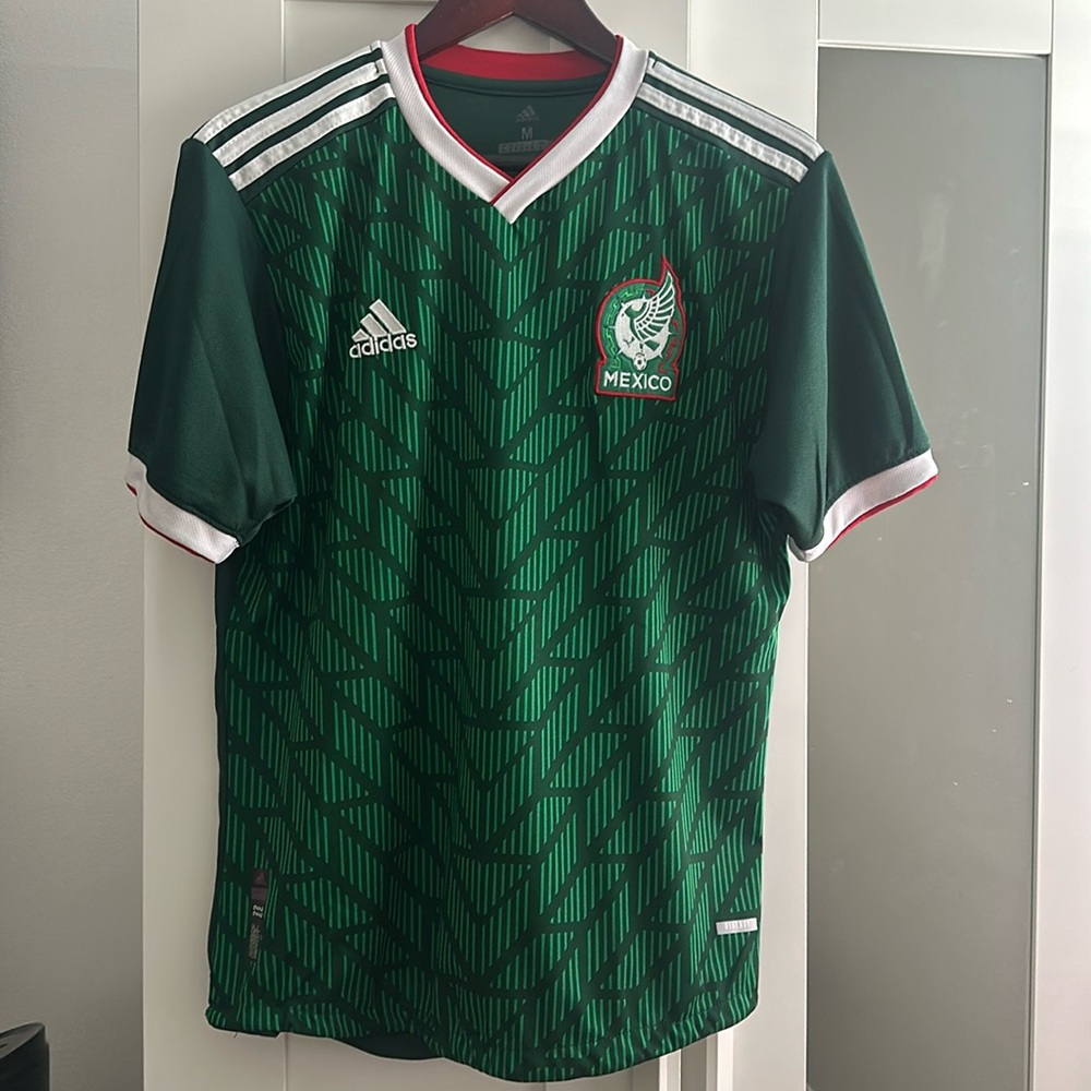 Men’s Adidas México Jersey Authentic/Licensed Product
Size M